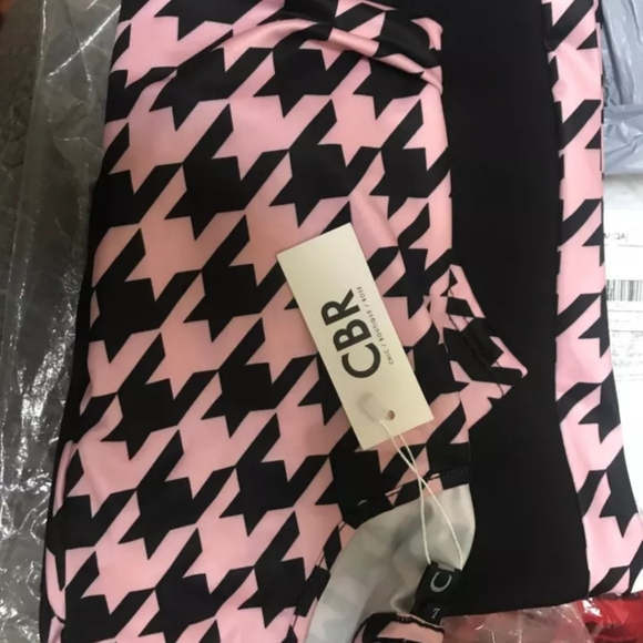 Woman's Pinky Two-piece set - Picture 2 of 2